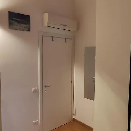 Cozy Flat Casa Accogliente In Villapizzone Апартаменты *